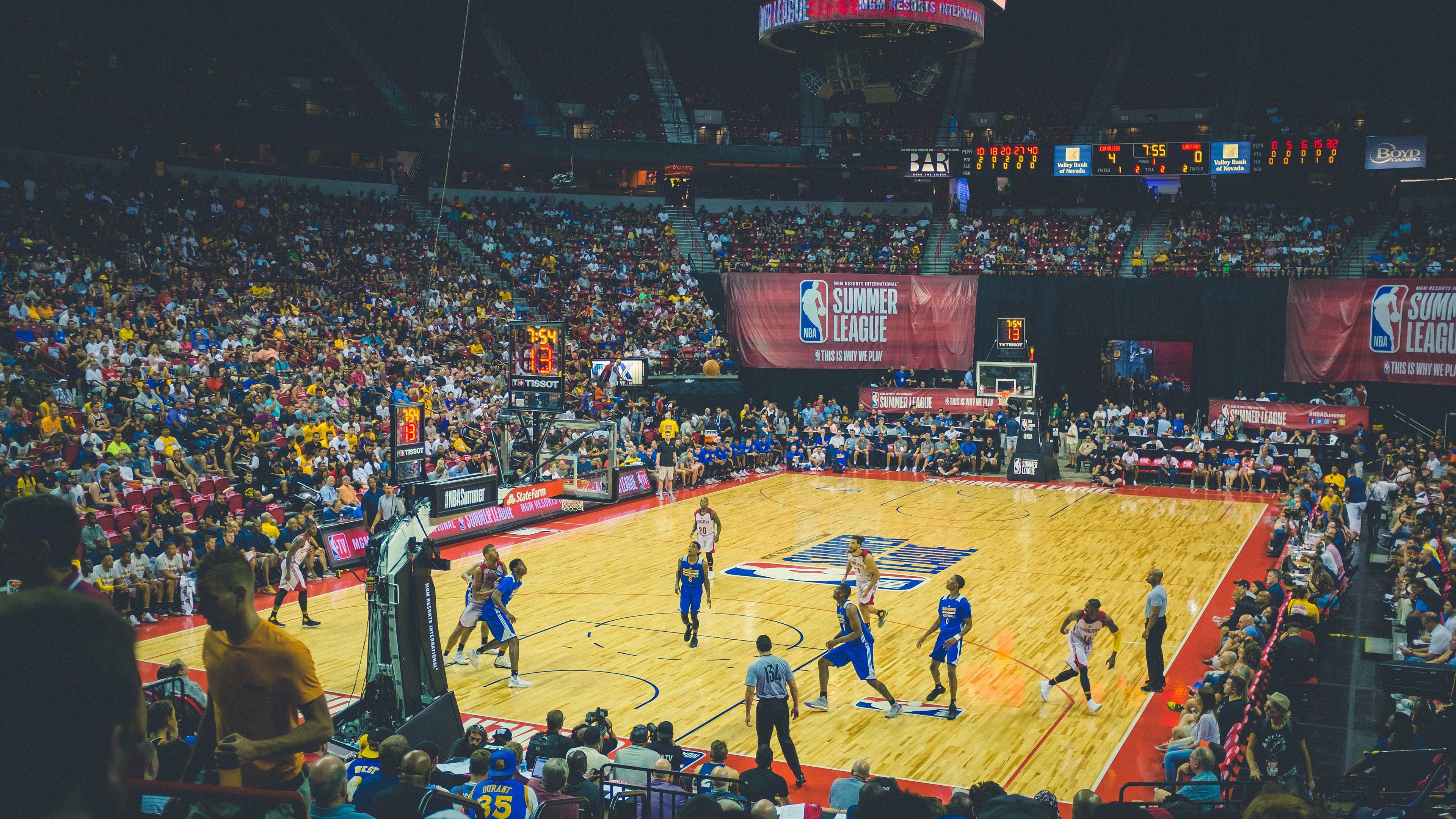 利雅得新月士气爆棚,全明星赛四强战遇上圣安东尼奥马刺,目标明确直指晋级